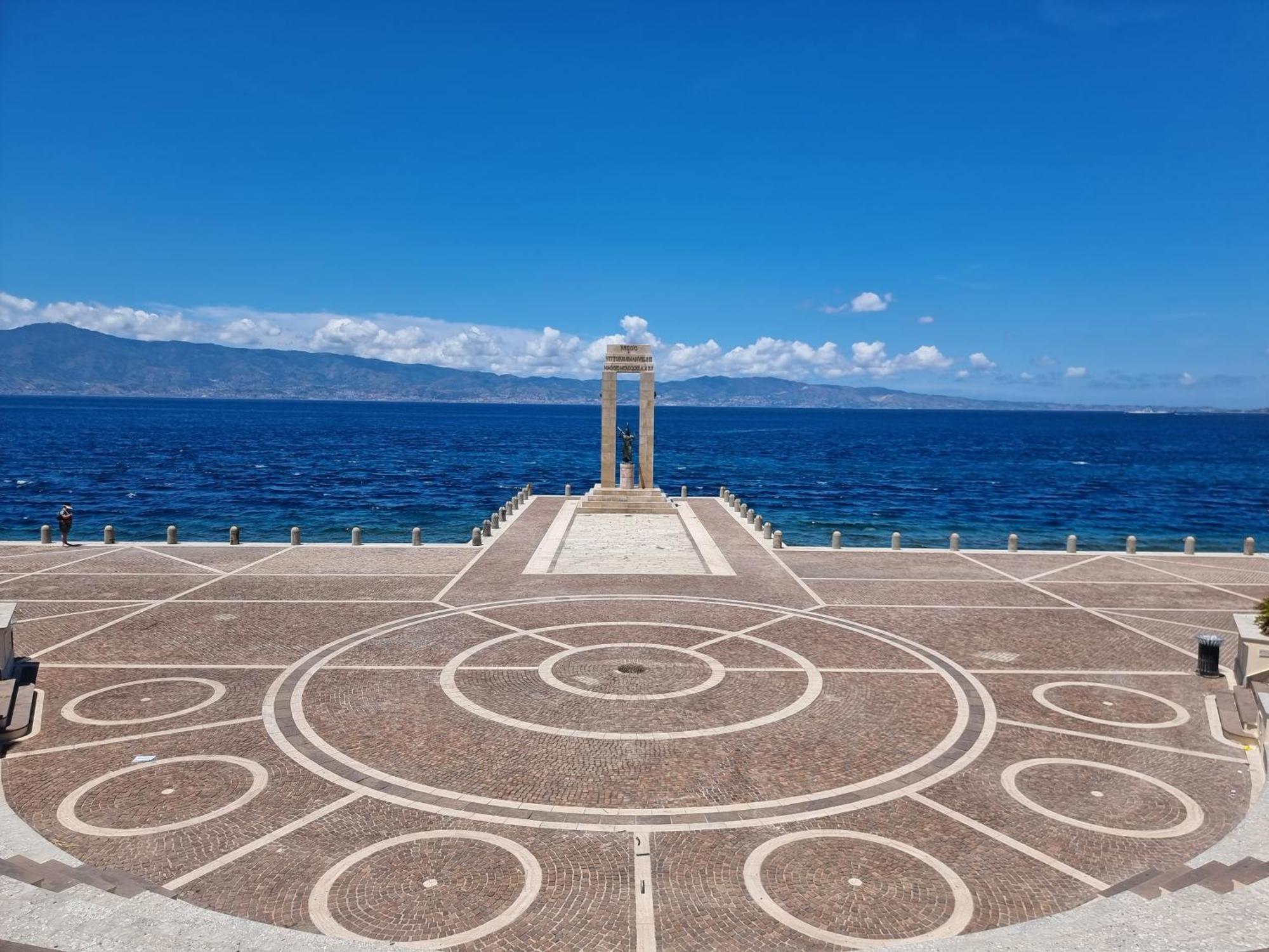Loft Magna Grecia Reggio Calabria Centro Storico A 3 Minuti A Piedi Dal Mare Apartment Екстериор снимка